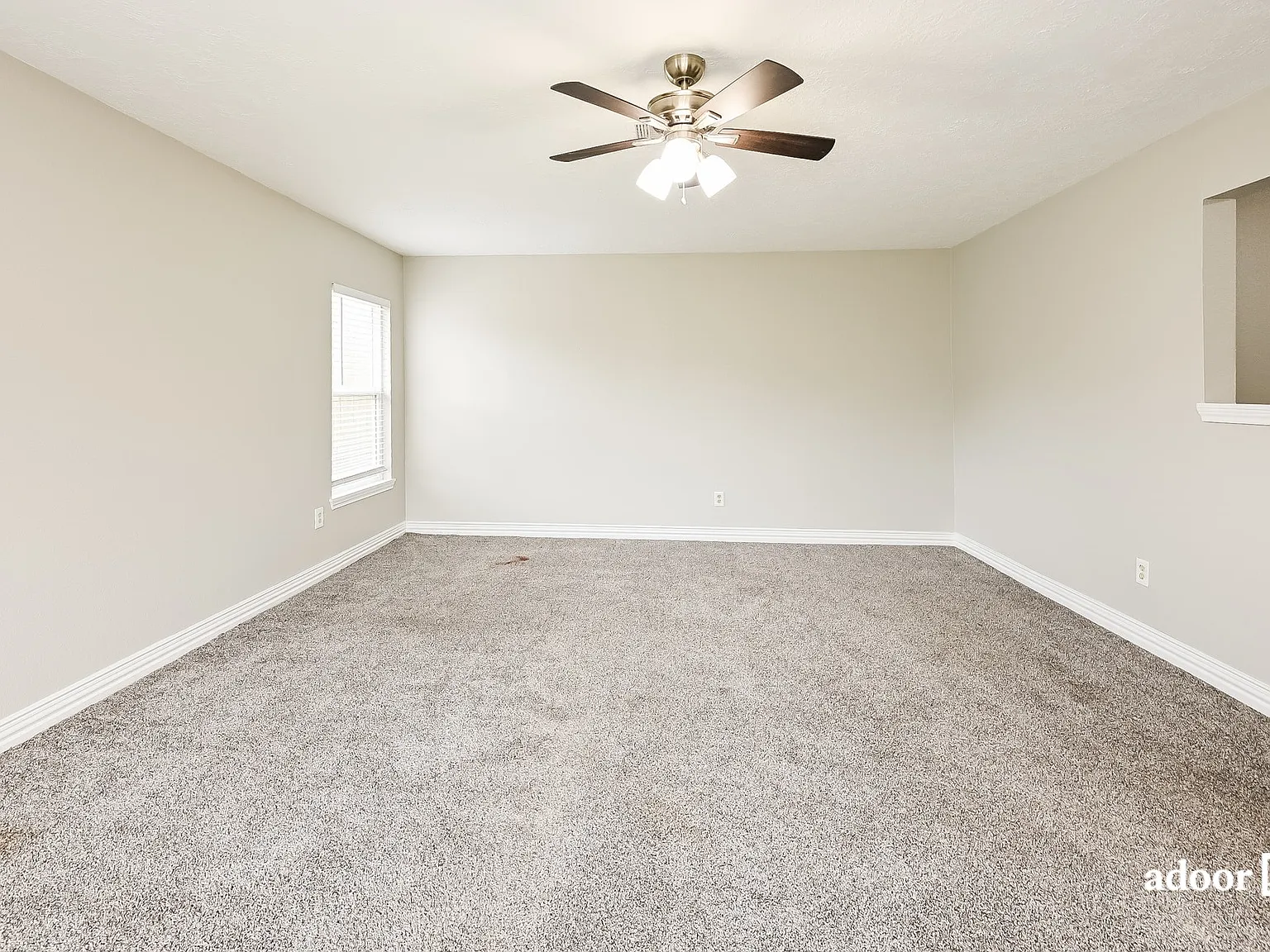 3 bed, 2.0 bath, 1481 sqft, $1,645 — Photo 3