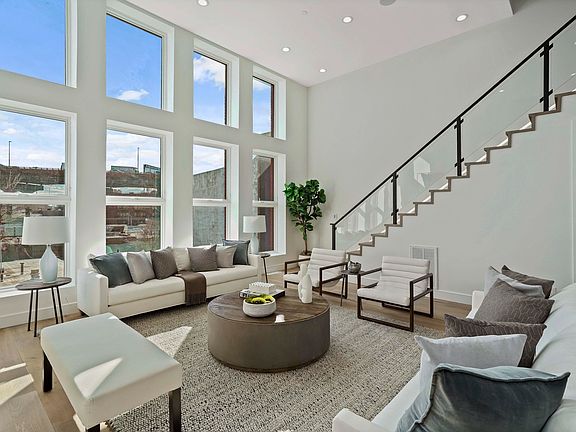 4th image of 45 Garnet St #3B