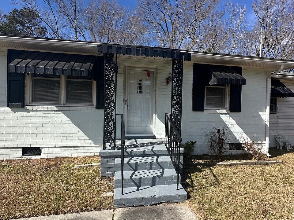 1st image of 6 Emily Dr