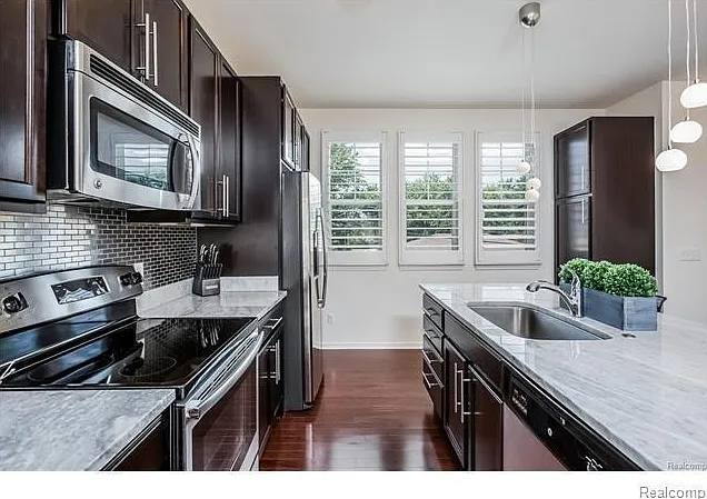 3070 Kilmer Dr — Photo 3