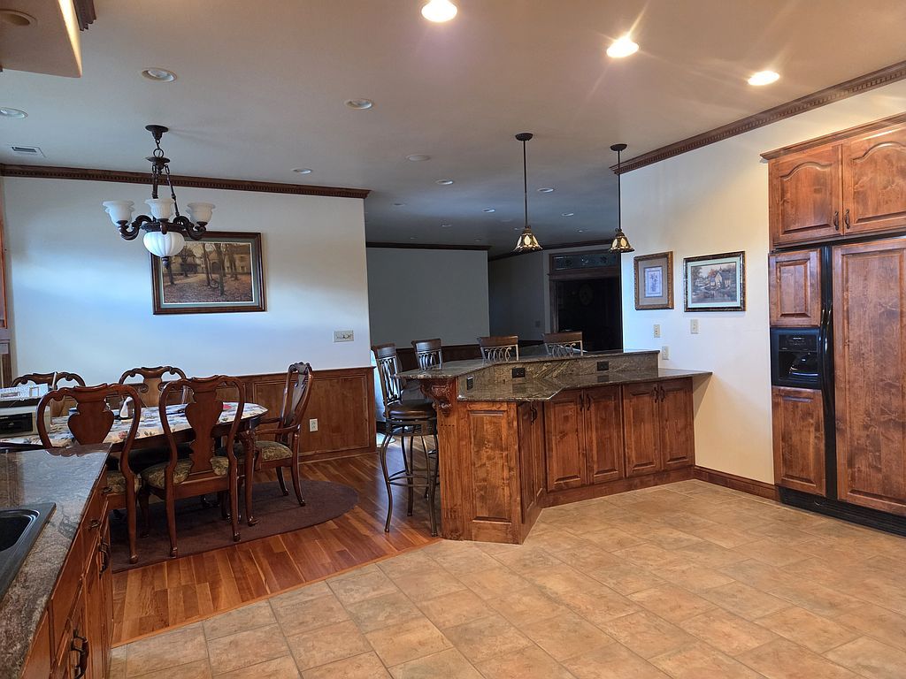705 S 11th St - Property Image