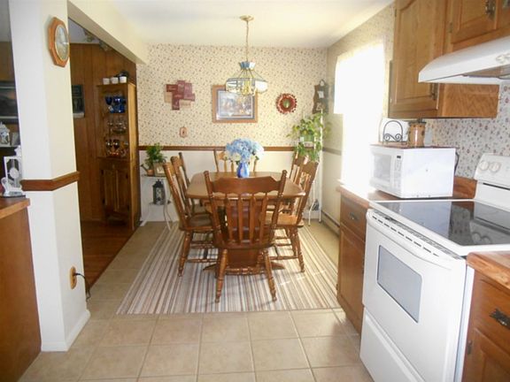 5th image of 11 Kathleen St