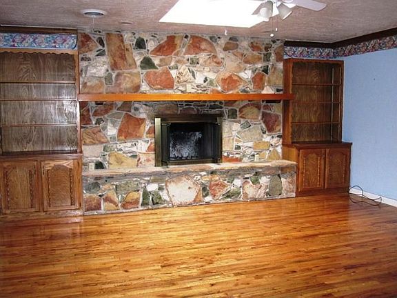 2nd image of 7108 Applewood Dr