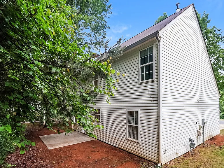 905 Grassy Patch Ln — Photo 17
