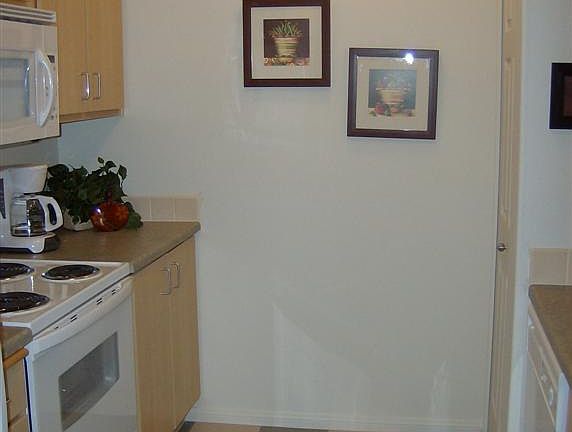 Large Kitchen with Pantry