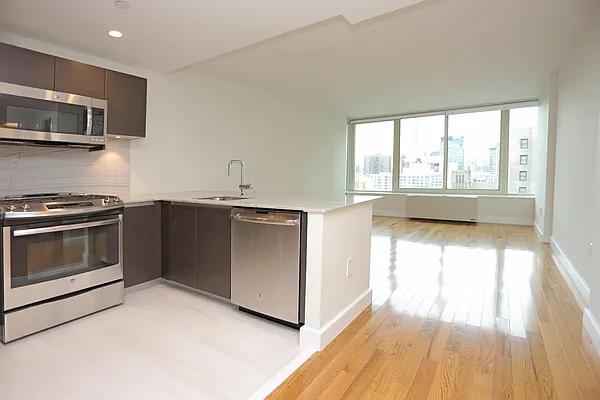Rented by Stonehenge NYC LLC | media 14