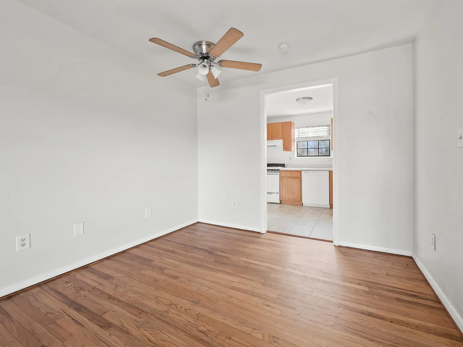 1 bed, 750 sqft, $1,375 — Photo 3