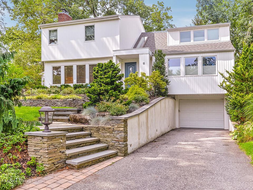 2nd image of 15 Hunters Ln