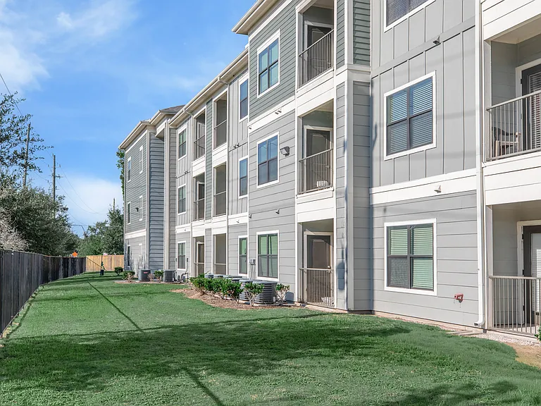Alexis Apartments — Photo 20