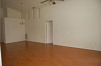 4th image of 212 Carriage House Ln #212