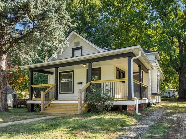 1111 N Liberty St, Independence, MO 64050