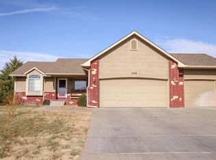 356 E Kay Ave, Haysville, KS 67060