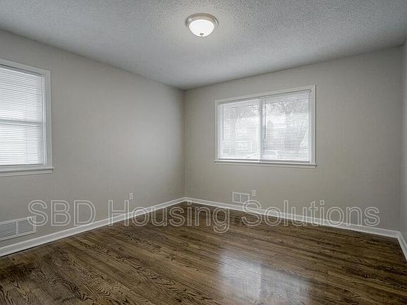 5th image of 12806 E 49th St S