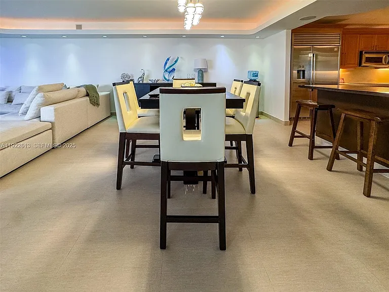 8877 Collins Ave #809 — Photo 16