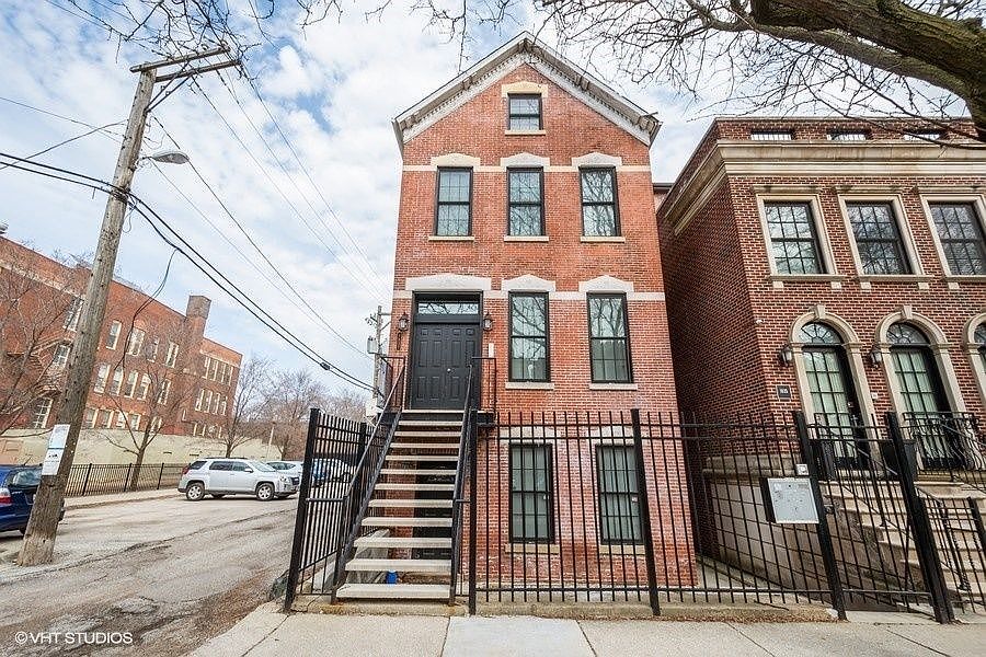 1st image of 1837 N Wolcott Ave #2
