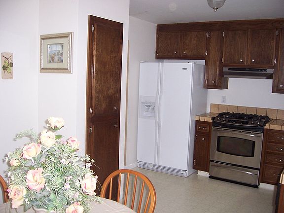 2nd image of 843 Wedgewood Dr