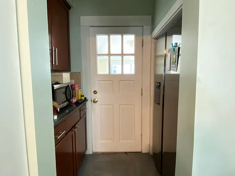 8 Elsmere Ter #1 — Photo 7