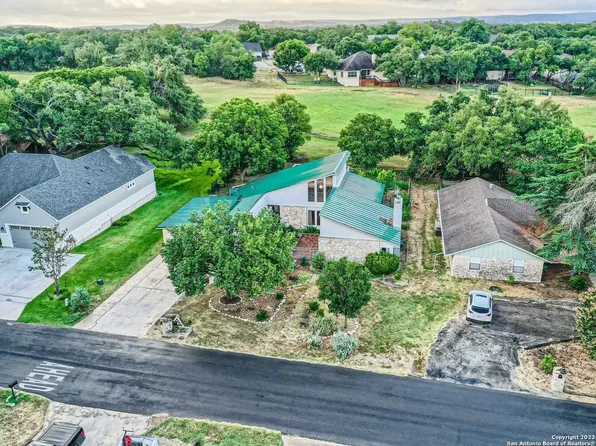 81 Woodcreek Dr, Wimberley, TX 78676