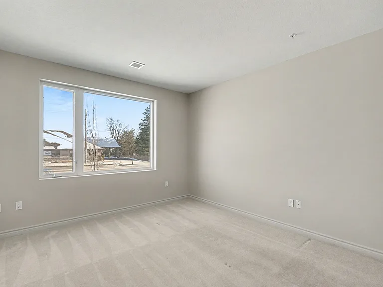 660 Garibaldi Ave — Photo 26