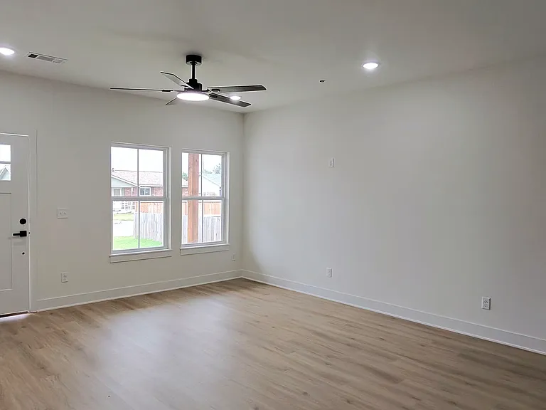 1308 W Beech Dr #A — Photo 16