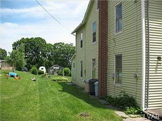 2nd image of 1450 Main St