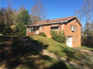 143 Bourbon Trl, Mount Airy, NC 27030