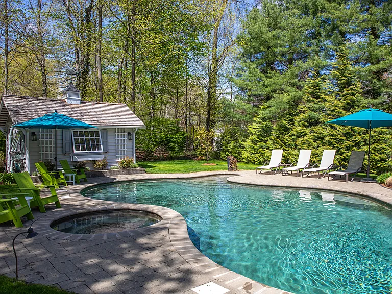 2 Anchor Ln — Photo 2