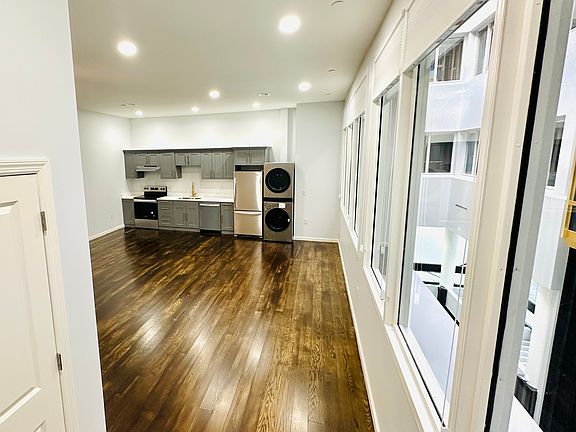 3rd image of 118 Baltimore St #301