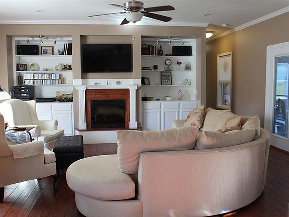 3rd image of 102 Jordyn Bailey Dr