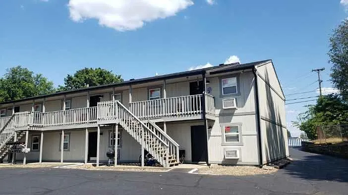 3242 Old Hartford Rd - Unit 12 — Photo 2