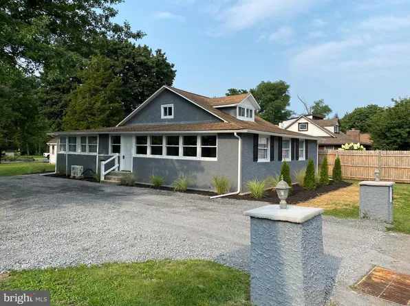 24 S 4th St, Douglassville, PA 19518