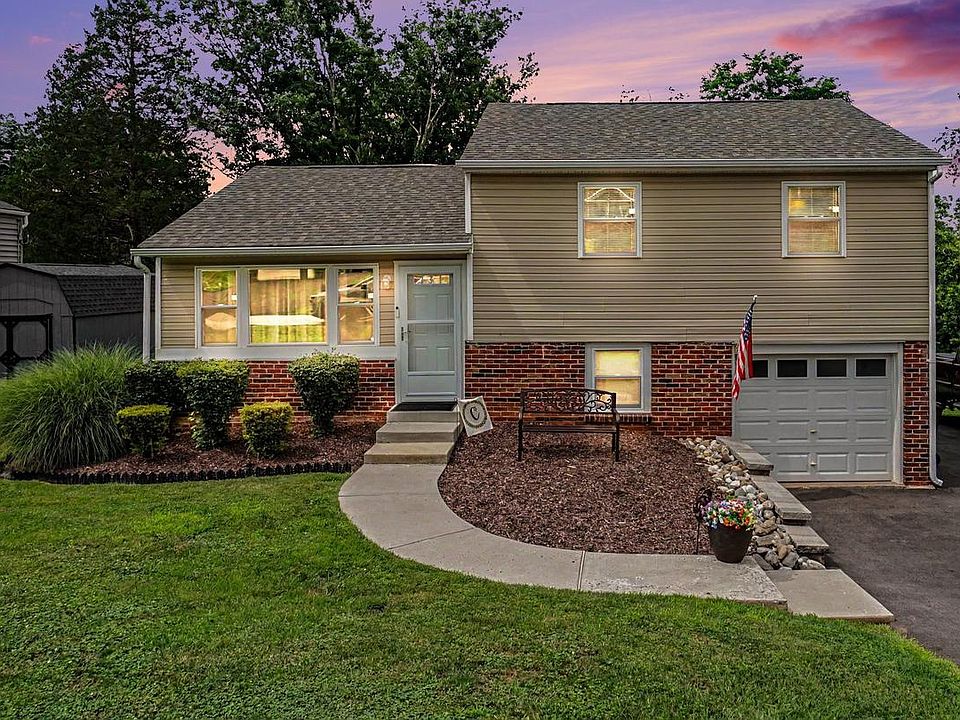 1st image of 493 Adrian Rd