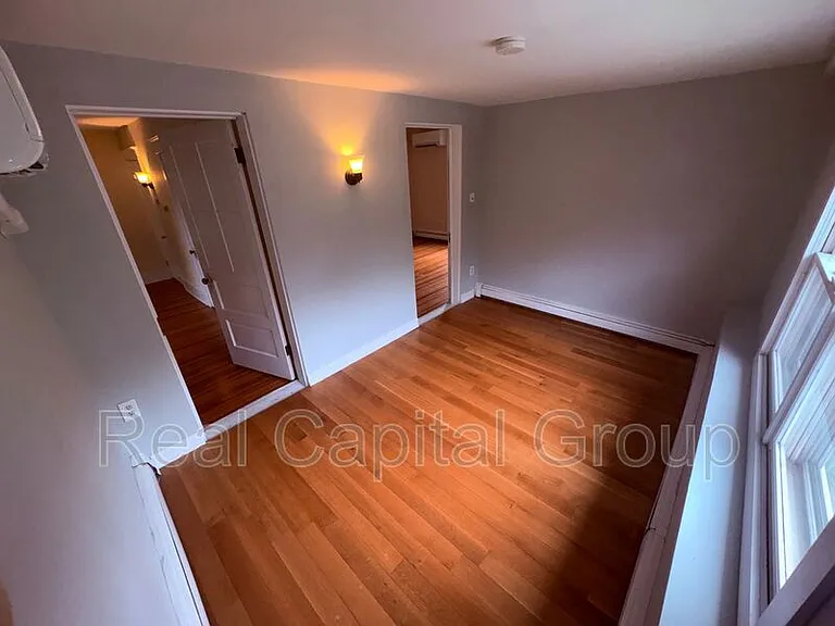 376 Kenwood Ave — Photo 40