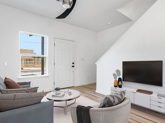 3rd image of 2654 Dignowity Ave #101