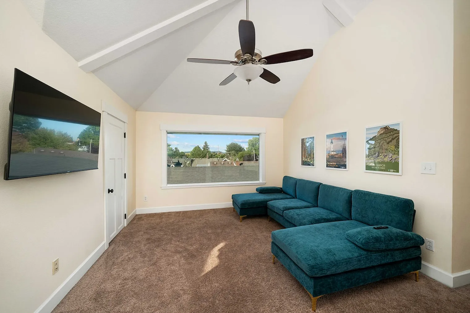 5 bed, 3.0 bath, 3293 sqft, $15,366 — Photo 3