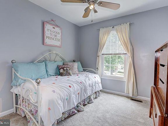 3rd image of 10609 Forest Landing Way