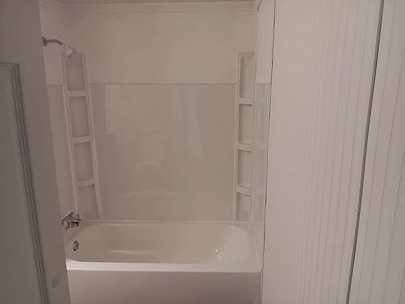 4th image of 1216 Greenwich Ct