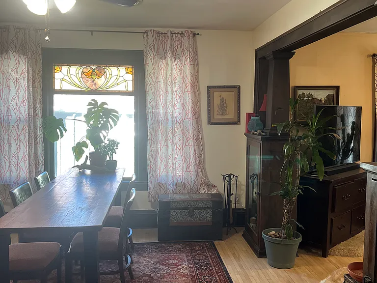 208 14th Ave NE — Photo 6