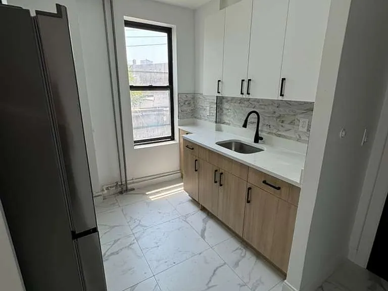 6356 Forest Ave — Photo 2