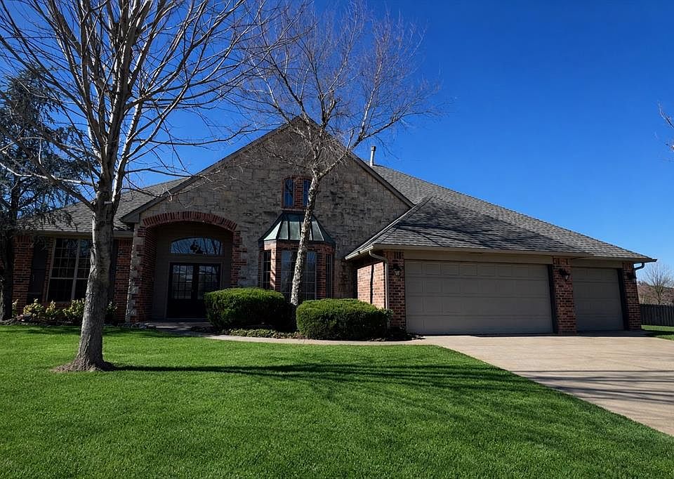 1st image of 1404 NW 165th Ct