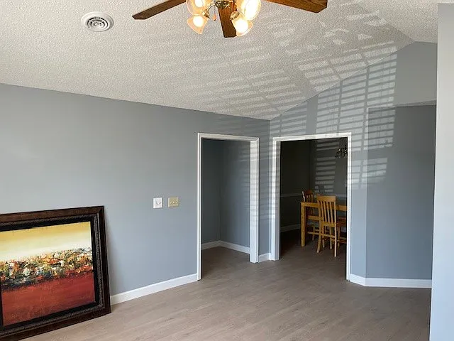 4611 Jay Way — Photo 3