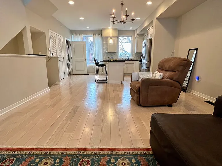 606 W Jefferson St — Photo 7