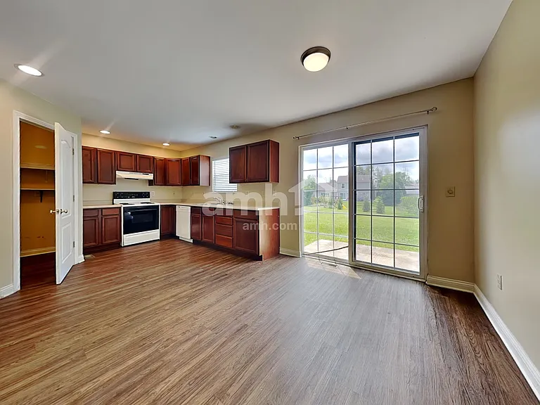 1811 Sumpter Ct — Photo 4