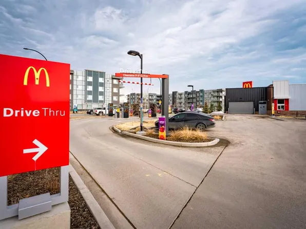 40 W Carrington Plz N #215, Calgary, AB T3P 1Y3