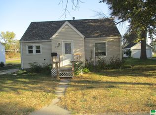 308 Spruce St, Cherokee, IA 51012