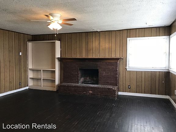 3rd image of 2403 Fir Ave