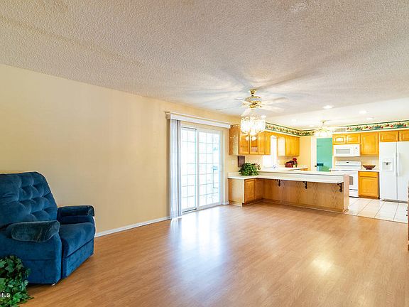 4th image of 503 S Rosemont