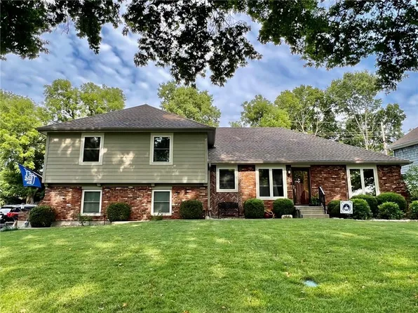 12625 Overbrook Rd, Leawood, KS 66209