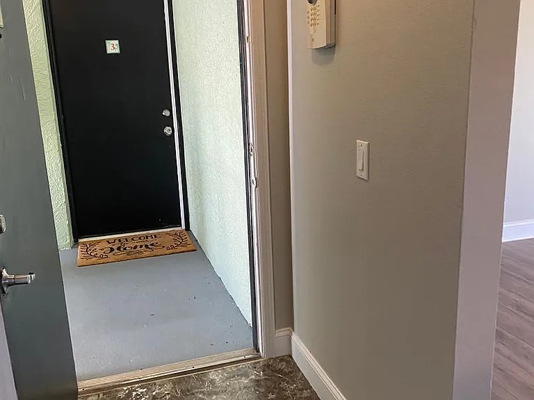 4252 Pershing Pointe Pl #4 — Photo 2