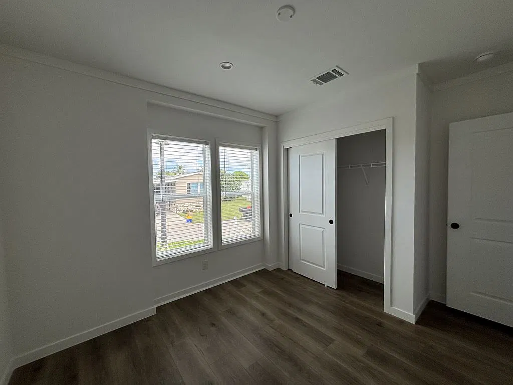 3 bed, 2.0 bath, 1460 sqft, $2,299 — Photo 4